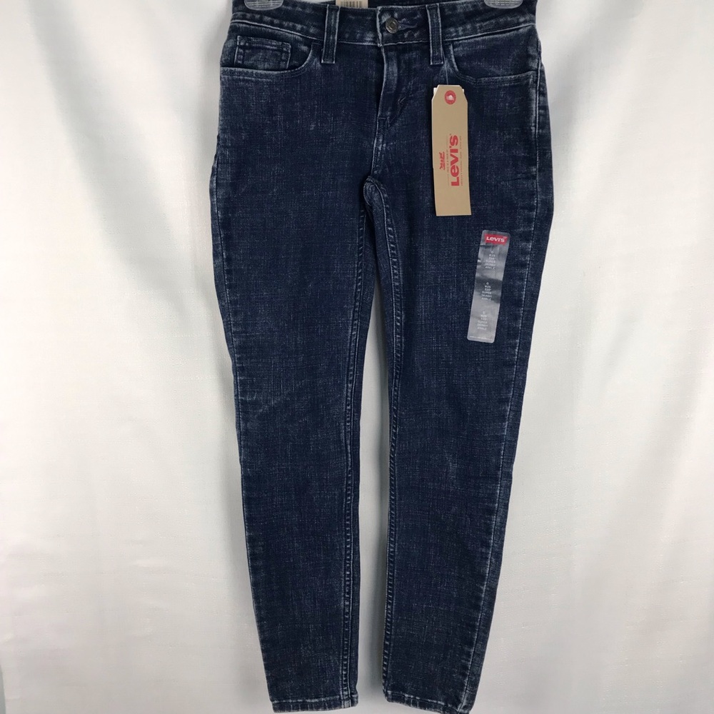 NWT Levi’s 535 studded Super Skinny Jeans